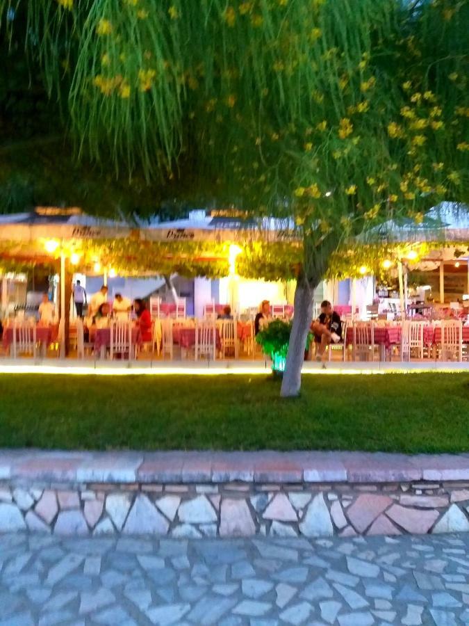 Iraa'S Apartment Sarande Exterior photo
